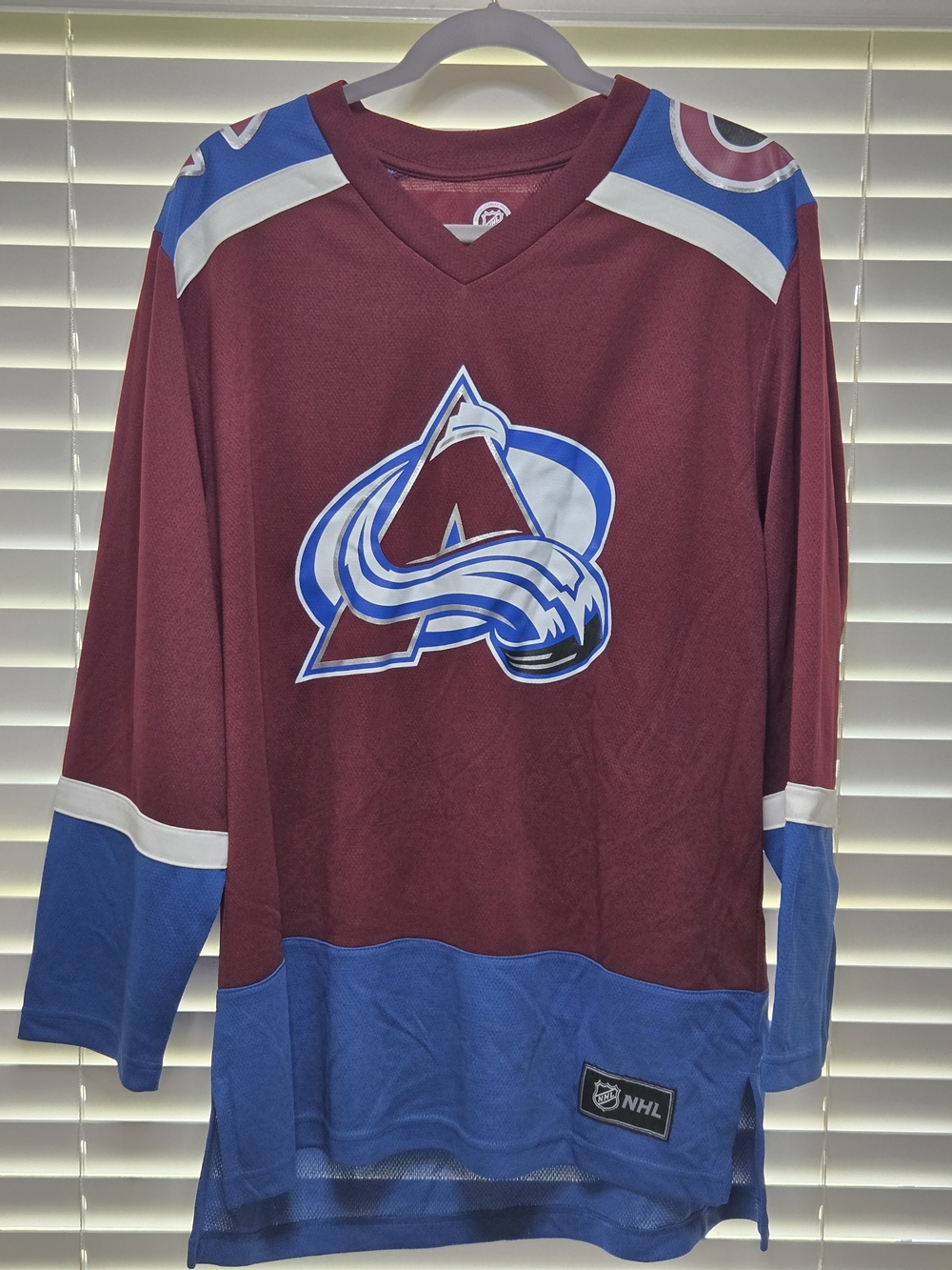 NHL Colorado Avalanche Burgundy and Blue Jersey Sz M